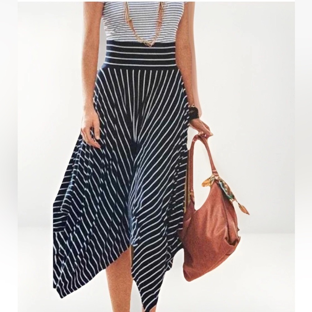 Cabi Style 5183 Twirl Skirt Navy Stripe Rayon Casual Stretch Asymmetrical Size M